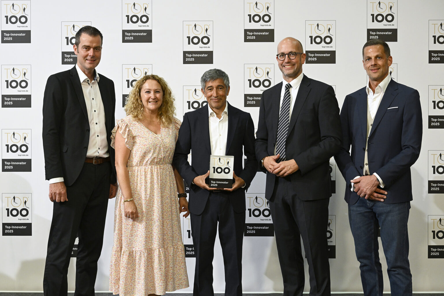 Ranga Yogeshwar überreicht ALDERS den TOP 100 Preis